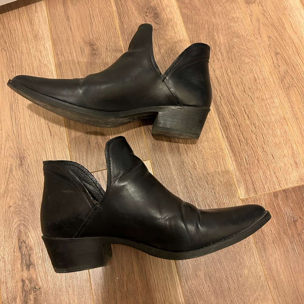 Steve Madden black leather shoes